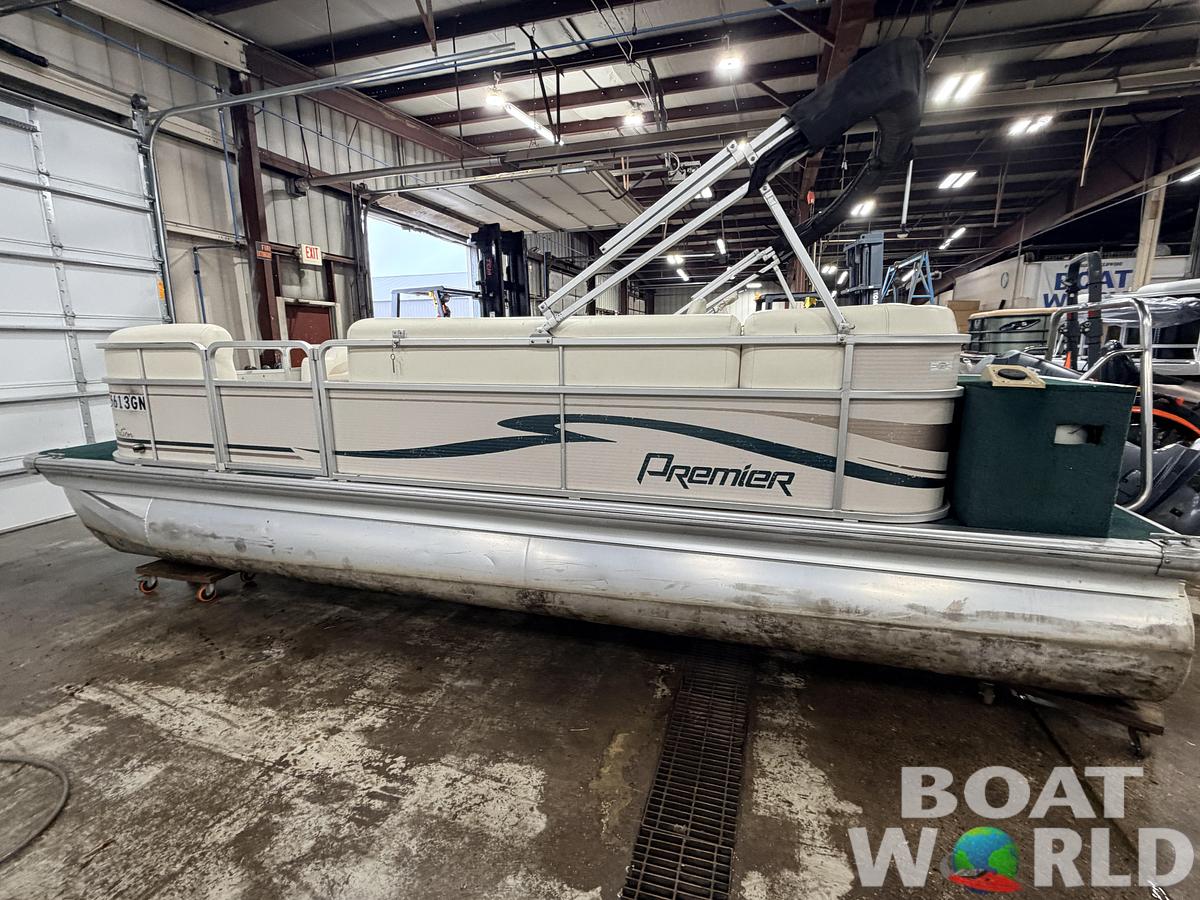 Used 2004 Premier 210 SunSation & 60HP Yamaha 4Stroke - $12,995