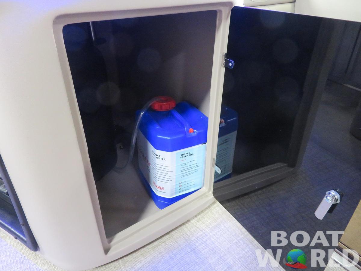 2024 Tahoe Pontoons LTZ 2385 Elite Windshield Tritoon & Suzuki 200HP 4-Stroke EFI