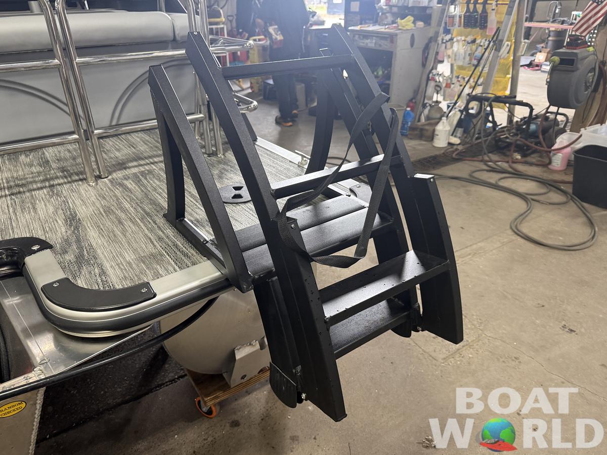 2026 Bentley Pontoons Legacy 220 QSB Swingback & 4-Stroke EFI