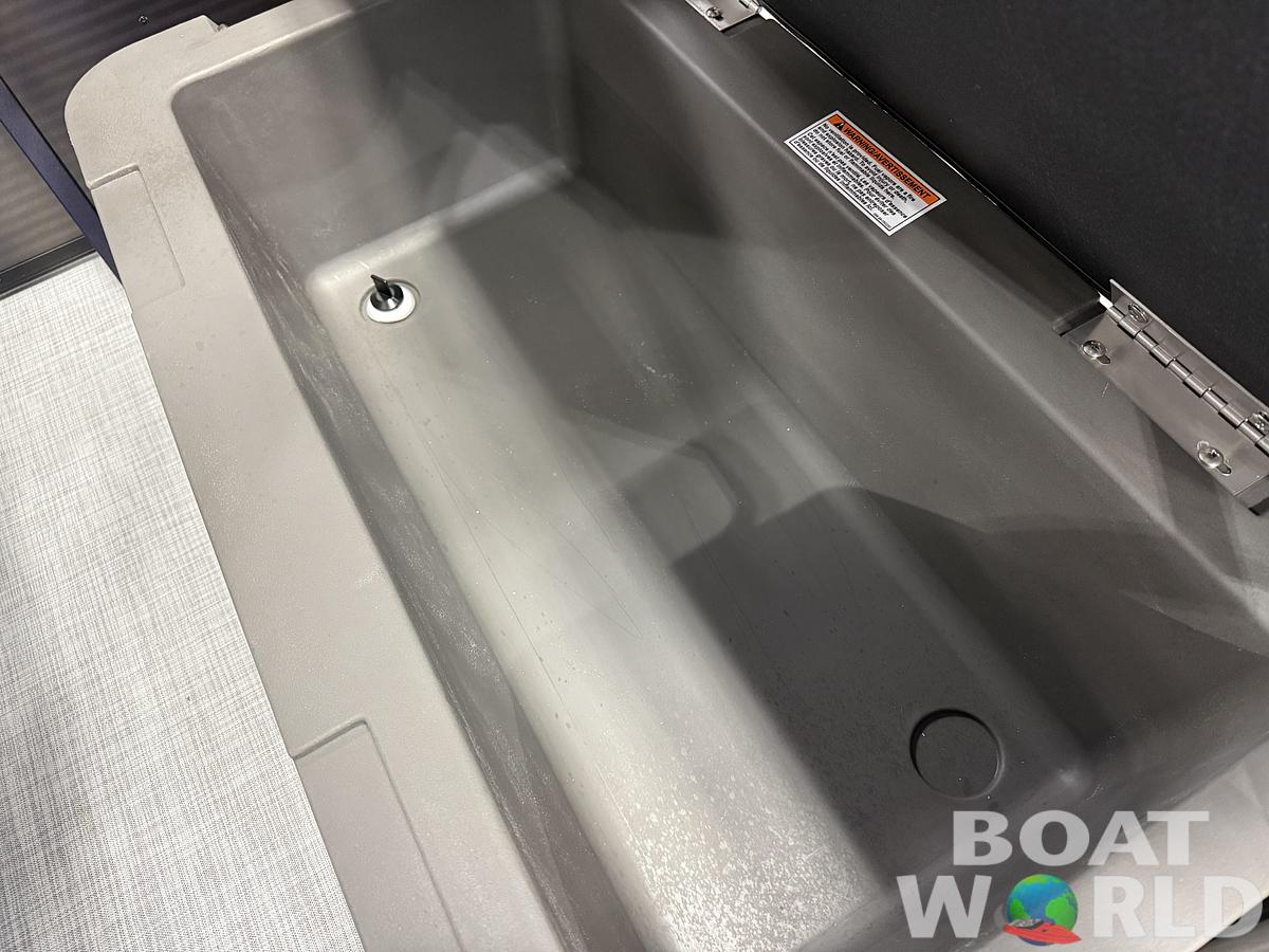 2026 Princecraft Vectra 23 RL Dinette Swingback Pontoon