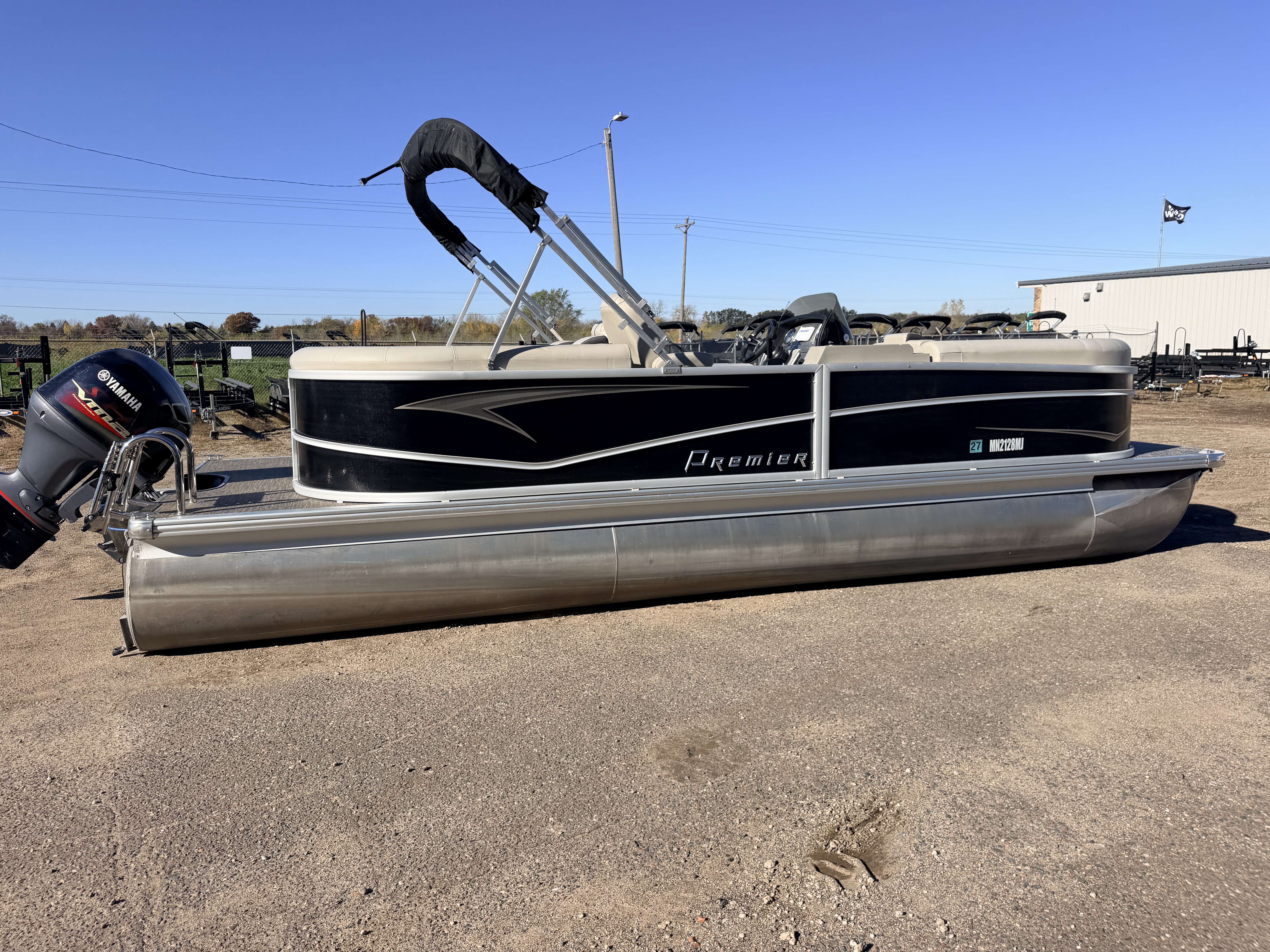 Used 2022 Premier 230 SunSpree RF & 116HP Yamaha 4Stroke -$34,995