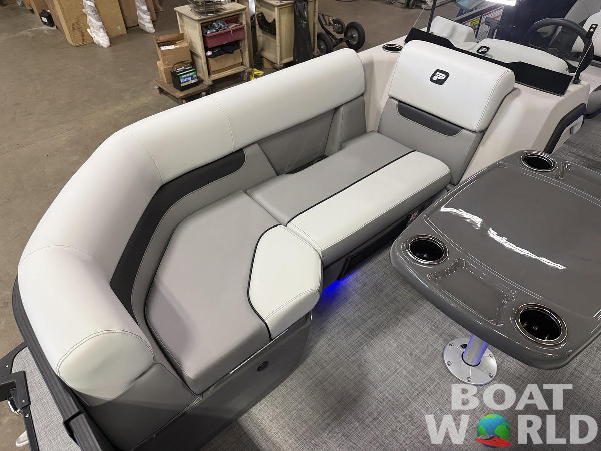 2027 Princecraft Vectra 21 RL Swingback Dinette $34995
