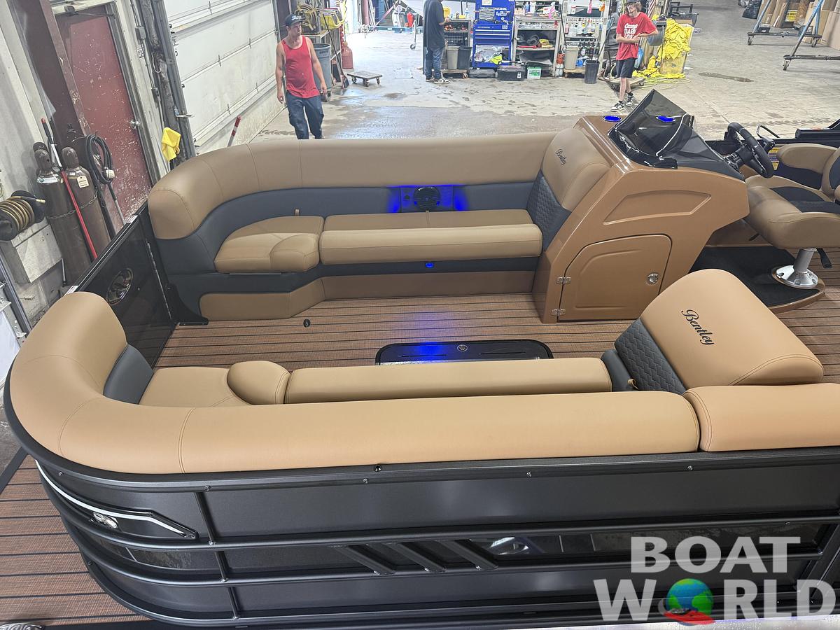 2027 Bentley 300HP Elite 253 Swingback Tritoon $79,995