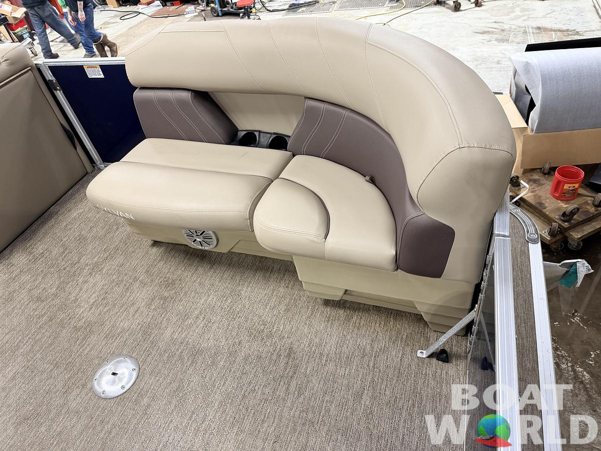 Used 2022 Sylvan  Mirage 820 Fish & Cruise