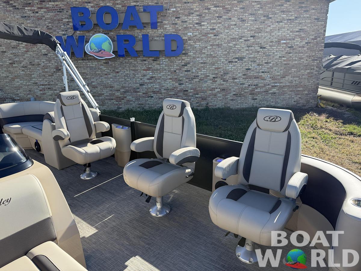 2026 Bentley Pontoons Legacy 220 Navigator DL Quad Lounge