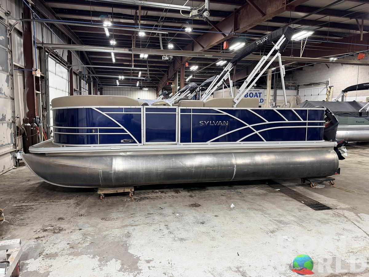 Used 2022 Sylvan  Mirage 820 Fish & Cruise