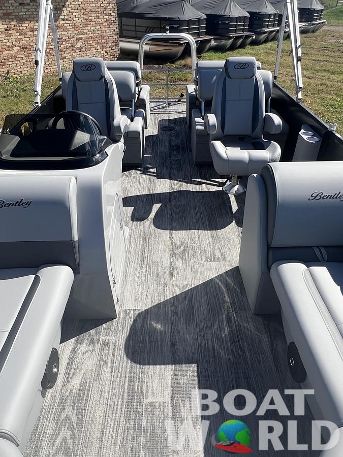 2026 Bentley Pontoons Legacy 220 QSB Swingback
