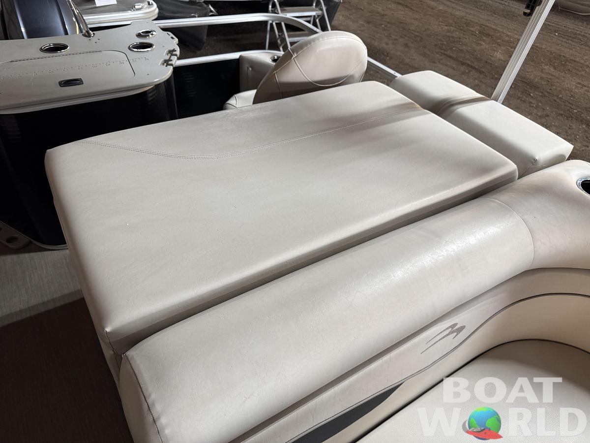 Used 2017 Bennington  22 SS Pontoon with 90HP Yamaha Fourstroke EFI