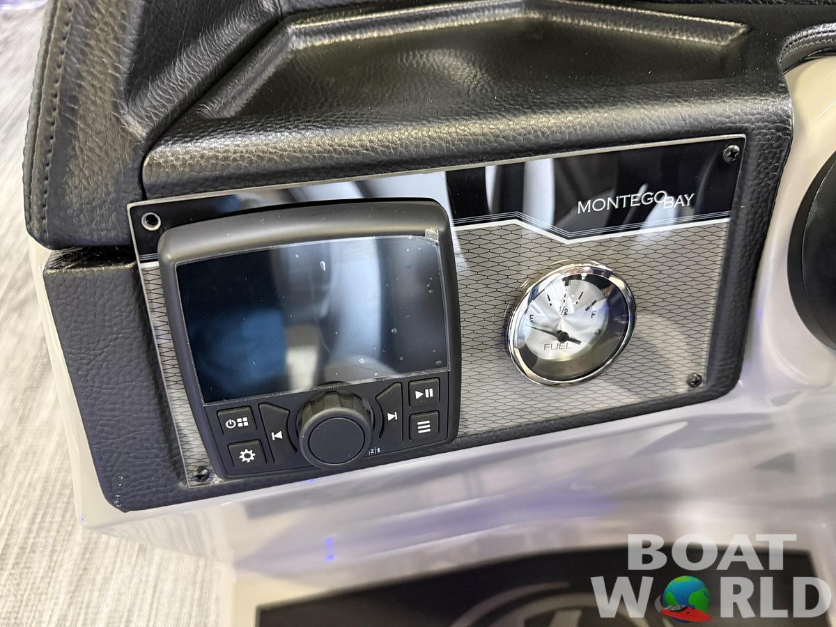 2026 Montego Bay 8522 DL Quad Lounge Tritoon