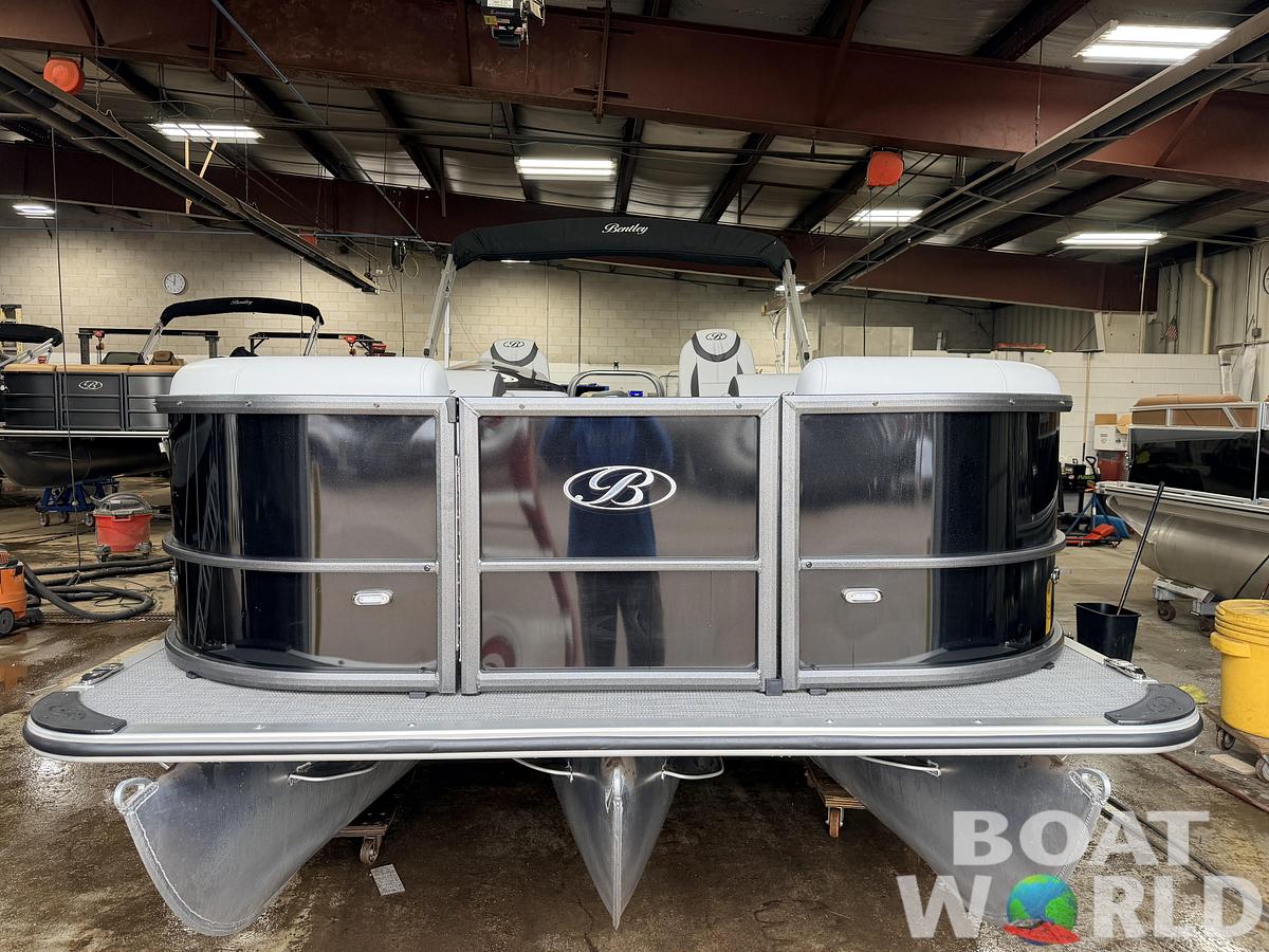 Used 2024 Bentley Legacy 223 150HP Navigator Tritoon - $47995