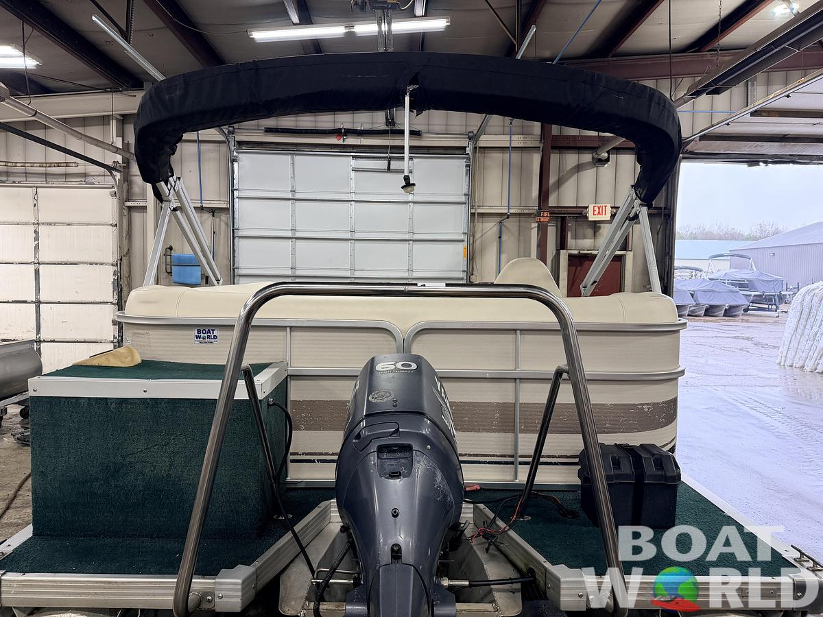 Used 2004 Premier 210 SunSation & 60HP Yamaha 4Stroke - $12,995