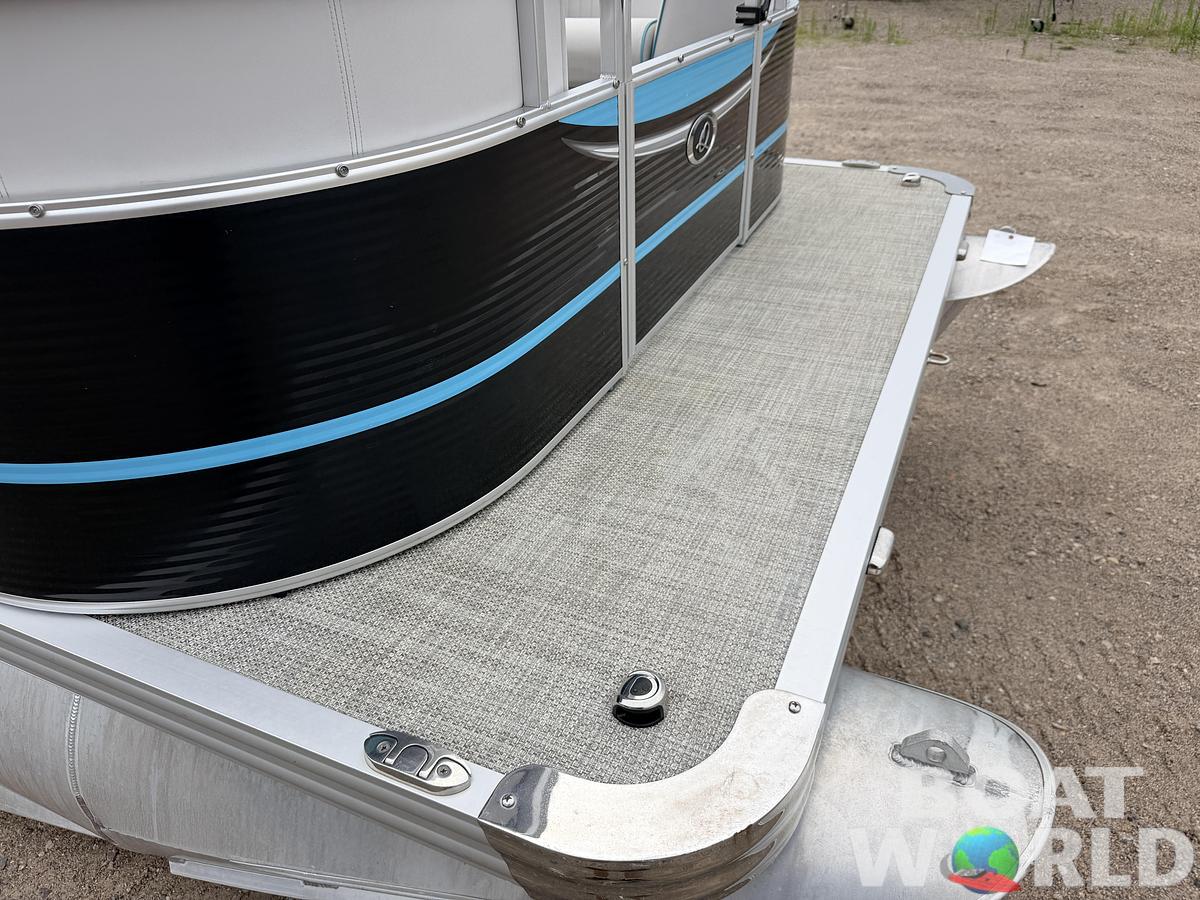 Used 2019 Qwest 822 LS Tritoon & 150HP Honda 4Stroke -$29,995