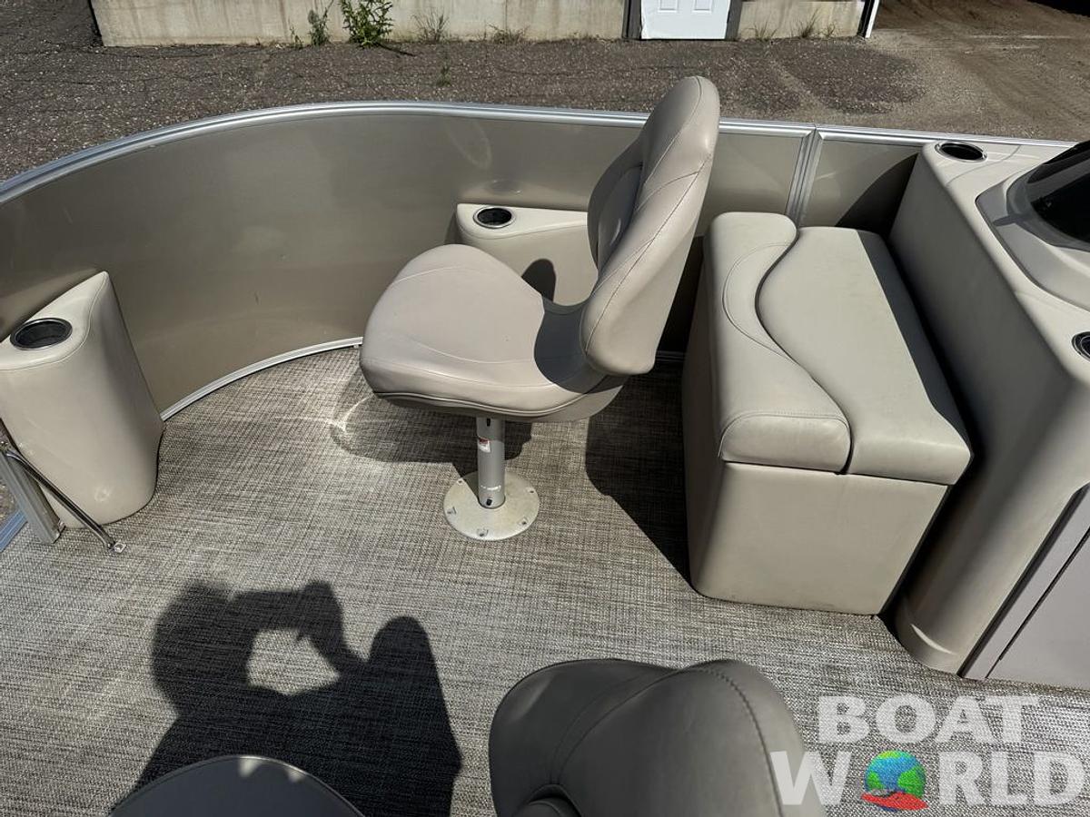 Used 2016 Sylvan 820 4-PT Pontoon