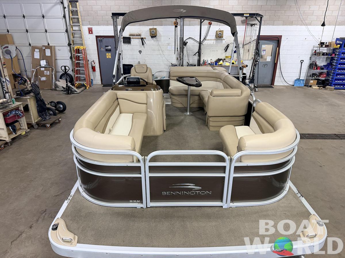 Used 2016 Bennington 20 SLM & 50HP Yamaha 4Stroke -$19,995