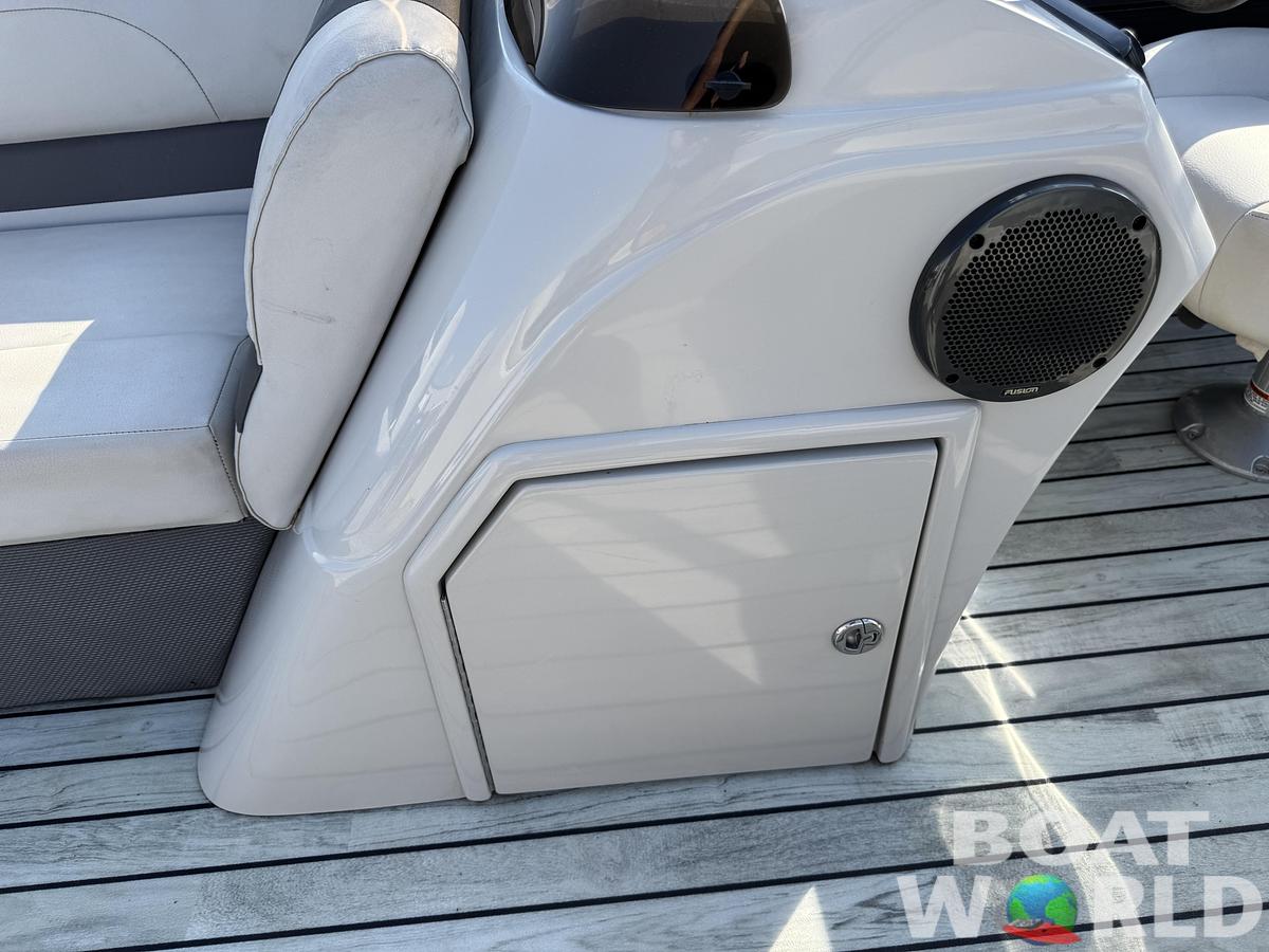 Used 2017 Crest  200 Pontoon with 115HP Yamaha Fourstroke EFI