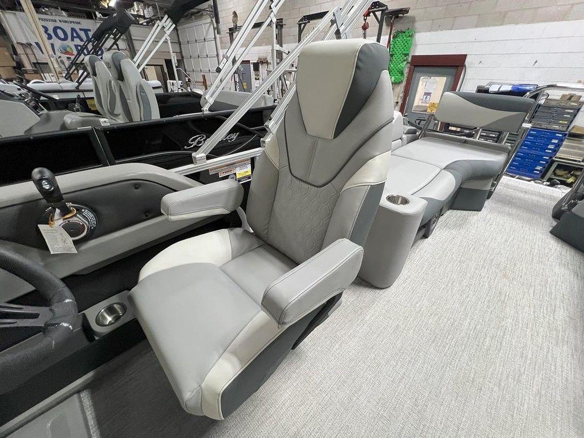 2025 Tahoe Pontoons LTZ 2385 Quad Lounge Shift SS & Honda 4-Stroke EFI