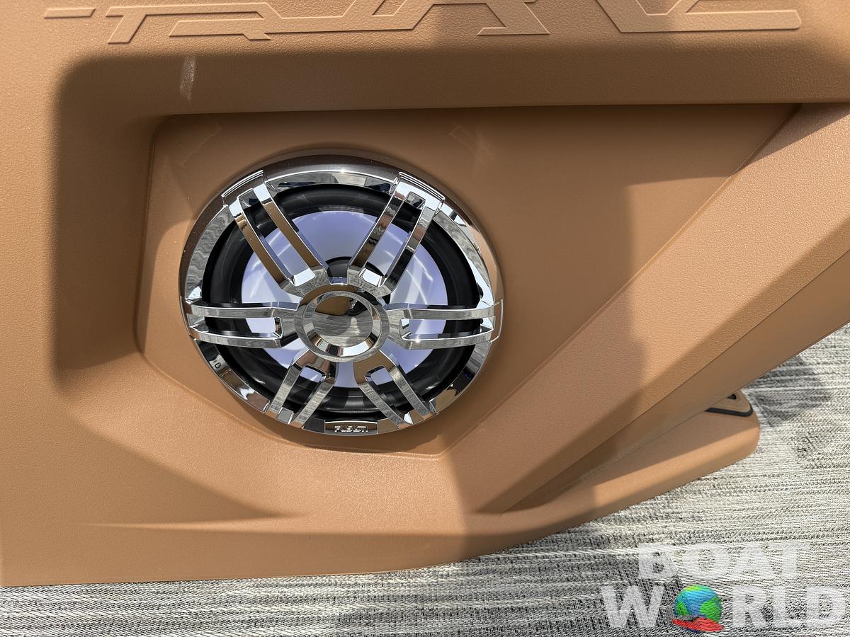 2025 Tahoe Pontoons Cascade 2385 Quad Lounge Shift Tritoon & Honda 4-Stroke EFI