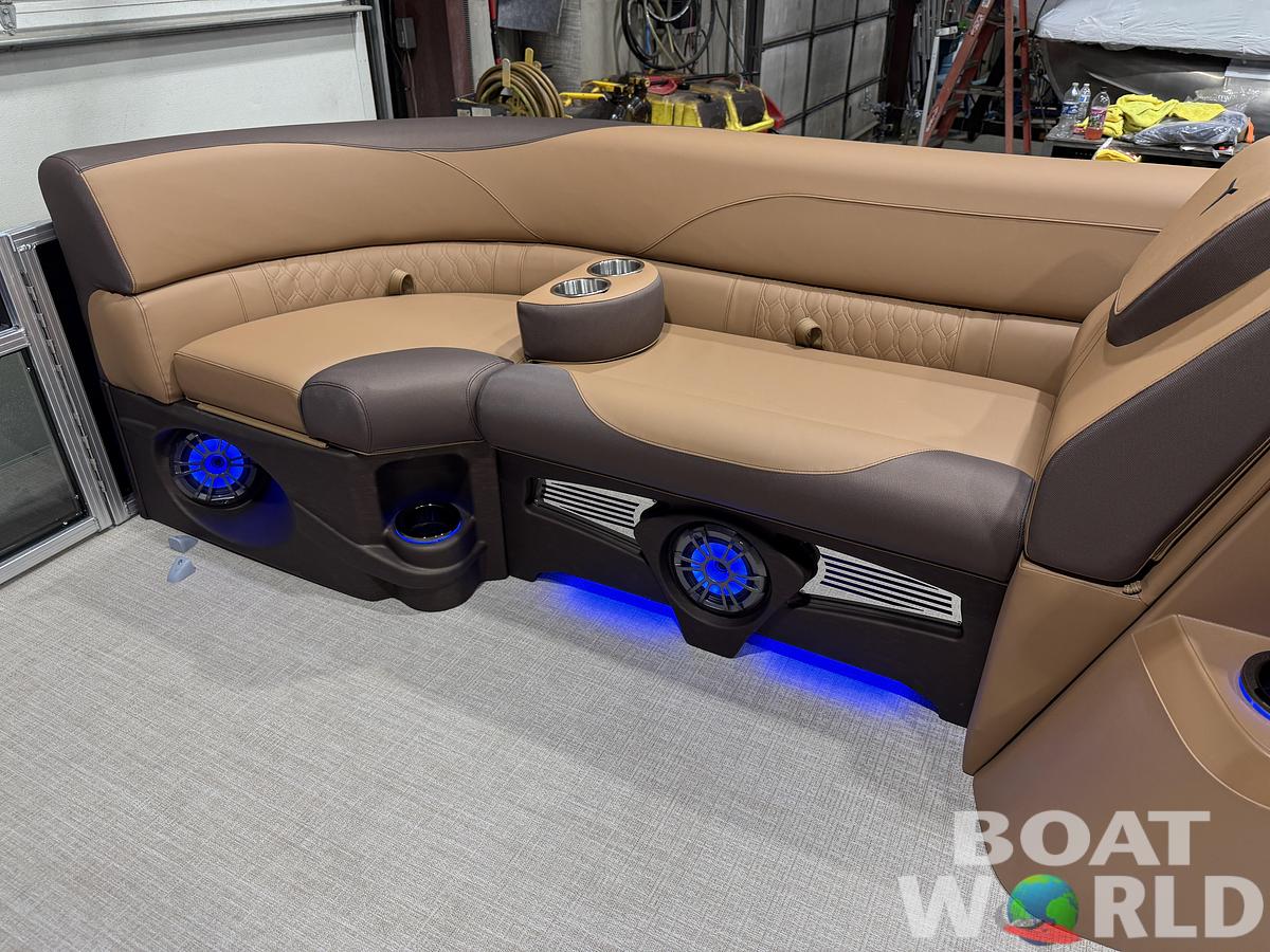 2027 Tahoe LTZ 2385 VRB SE Swingback Pontoon $41995