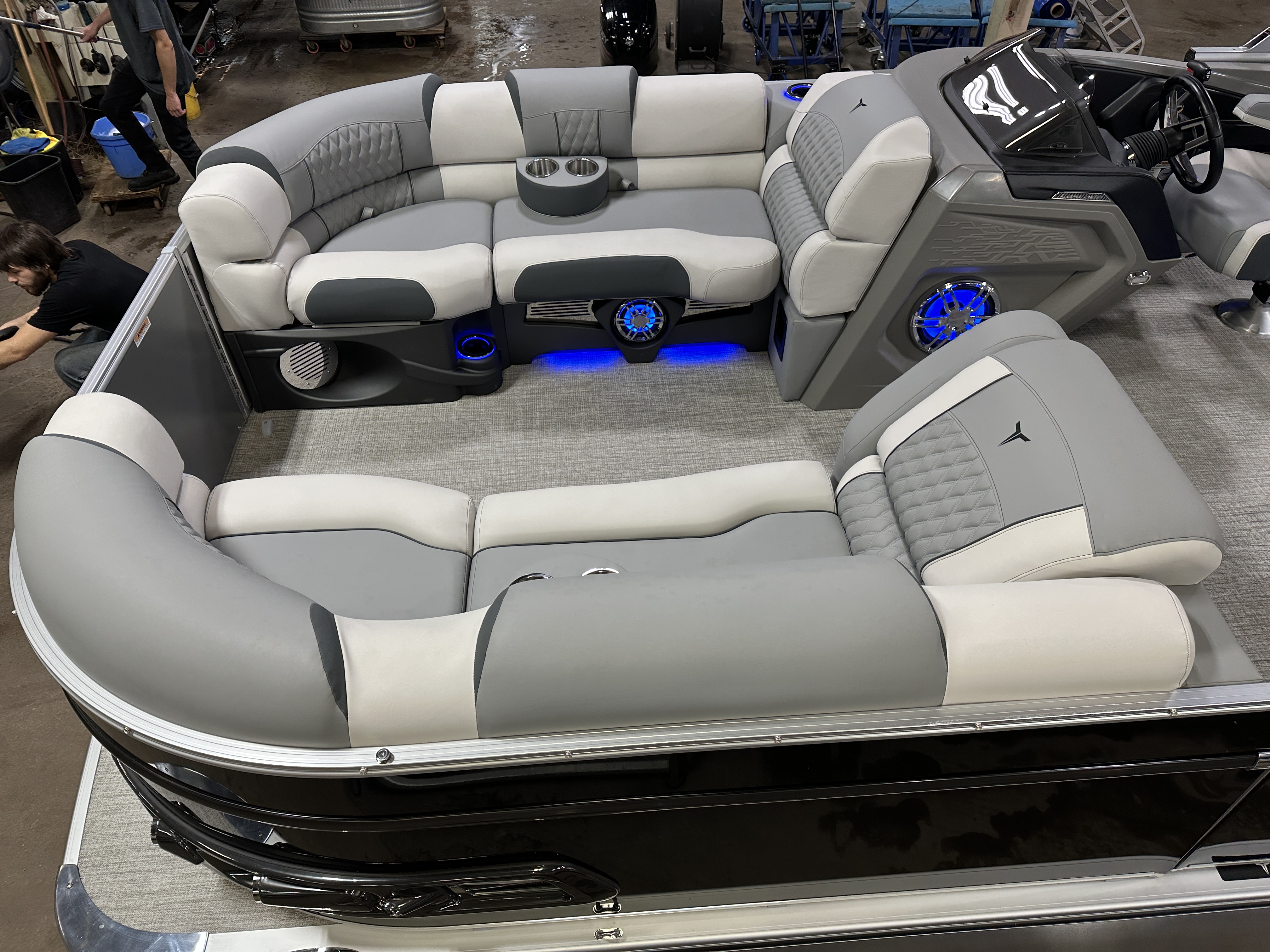 2025 Tahoe Pontoons Cascade 2385 Cruise Rear Bench (CRB) & Honda 4-Stroke EFI