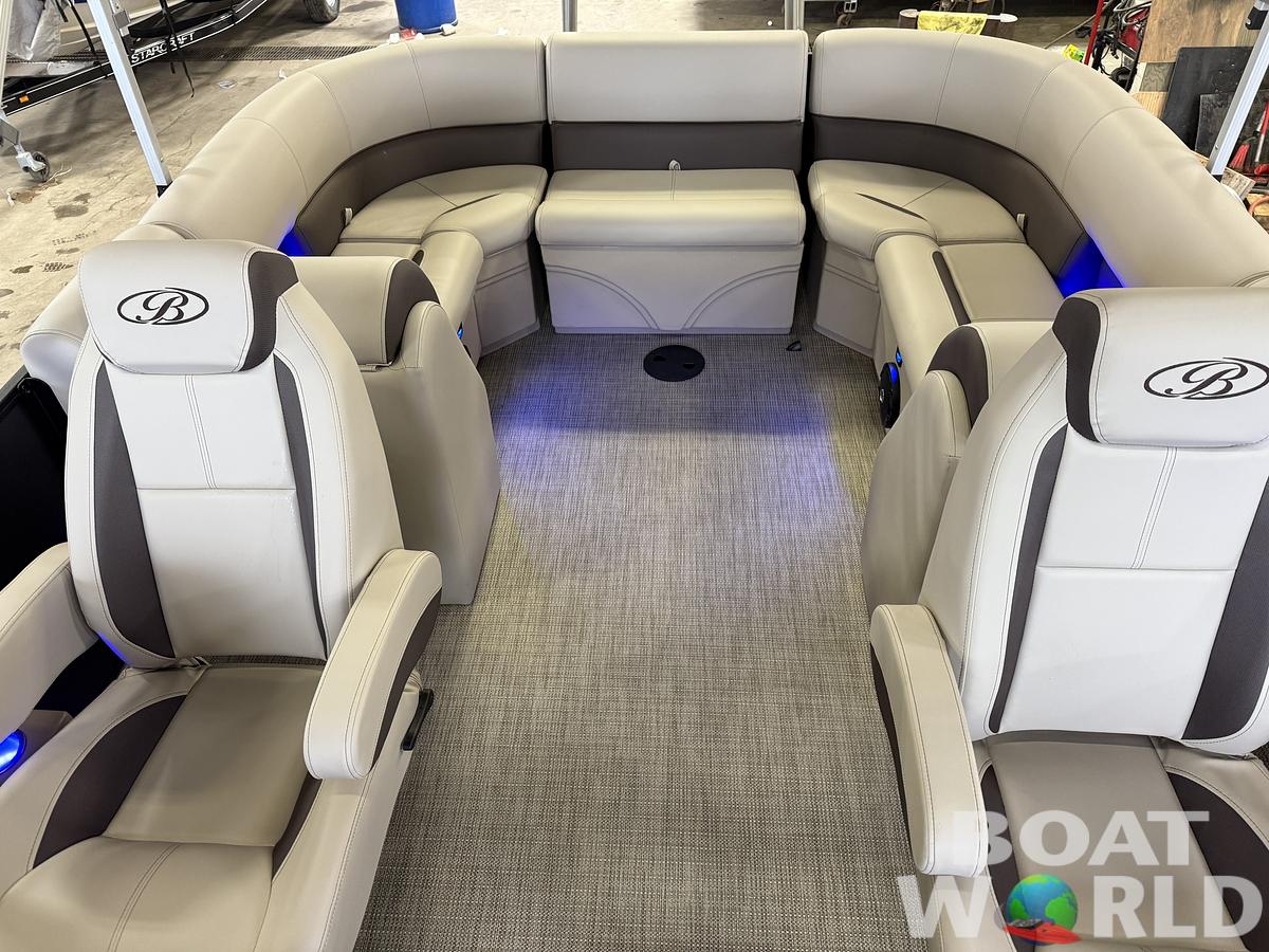 2025 Bentley Pontoons Legacy 220 Navigator Quad Lounge & Honda 4-Stroke EFI