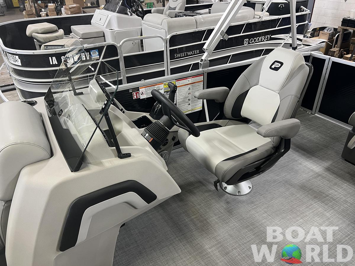 2026 Princecraft Vectra 21 RL Swingback Lounge Pontoon & Mercury 4-Stroke EFI