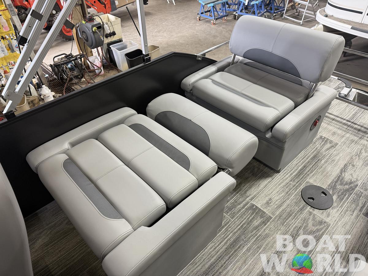 2026 Bentley Pontoons Legacy 220 QSB Swingback & 4-Stroke EFI