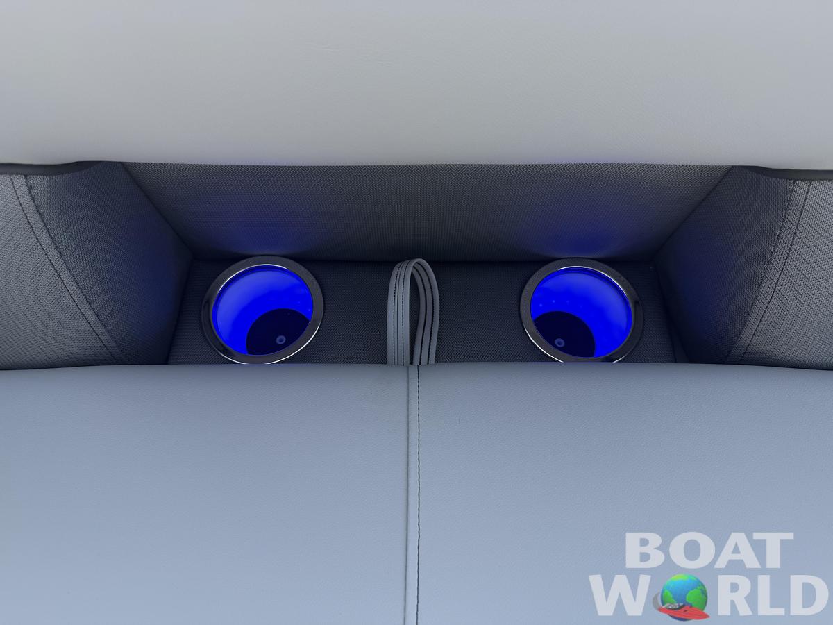 2026 Bentley Pontoons Legacy 223 Swingback Tritoon & Honda 4-Stroke EFI