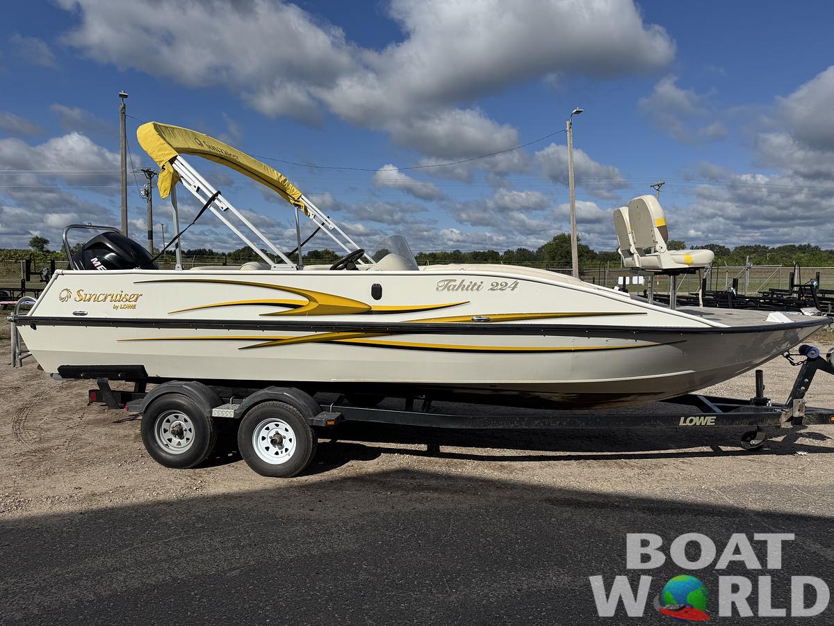 Used 2007 Lowe Suncruiser Tahiti 224 Deck Boat