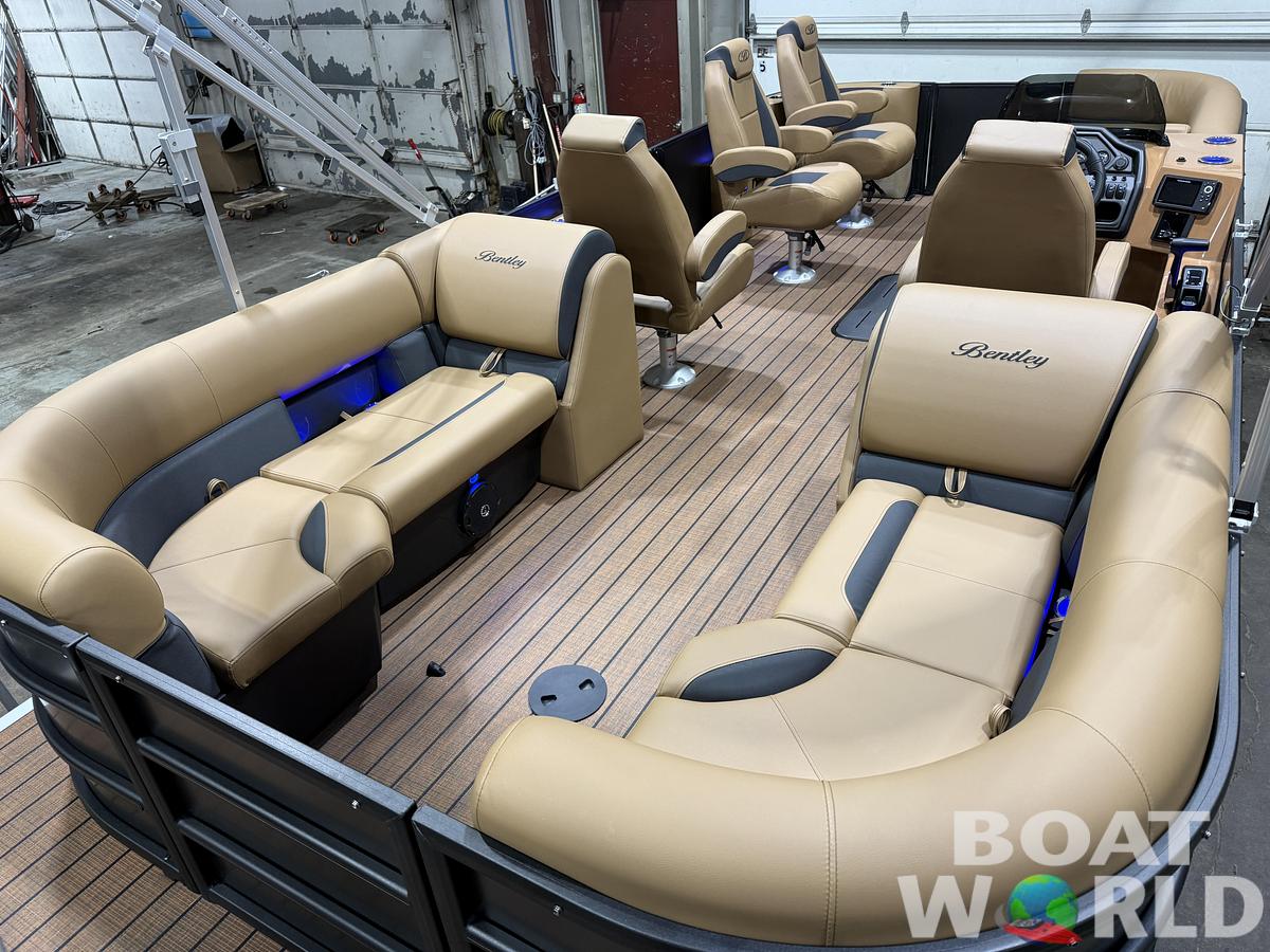 2026 Bentley Pontoons Legacy 223 Navigator DL Quad Lounge Tritoon 