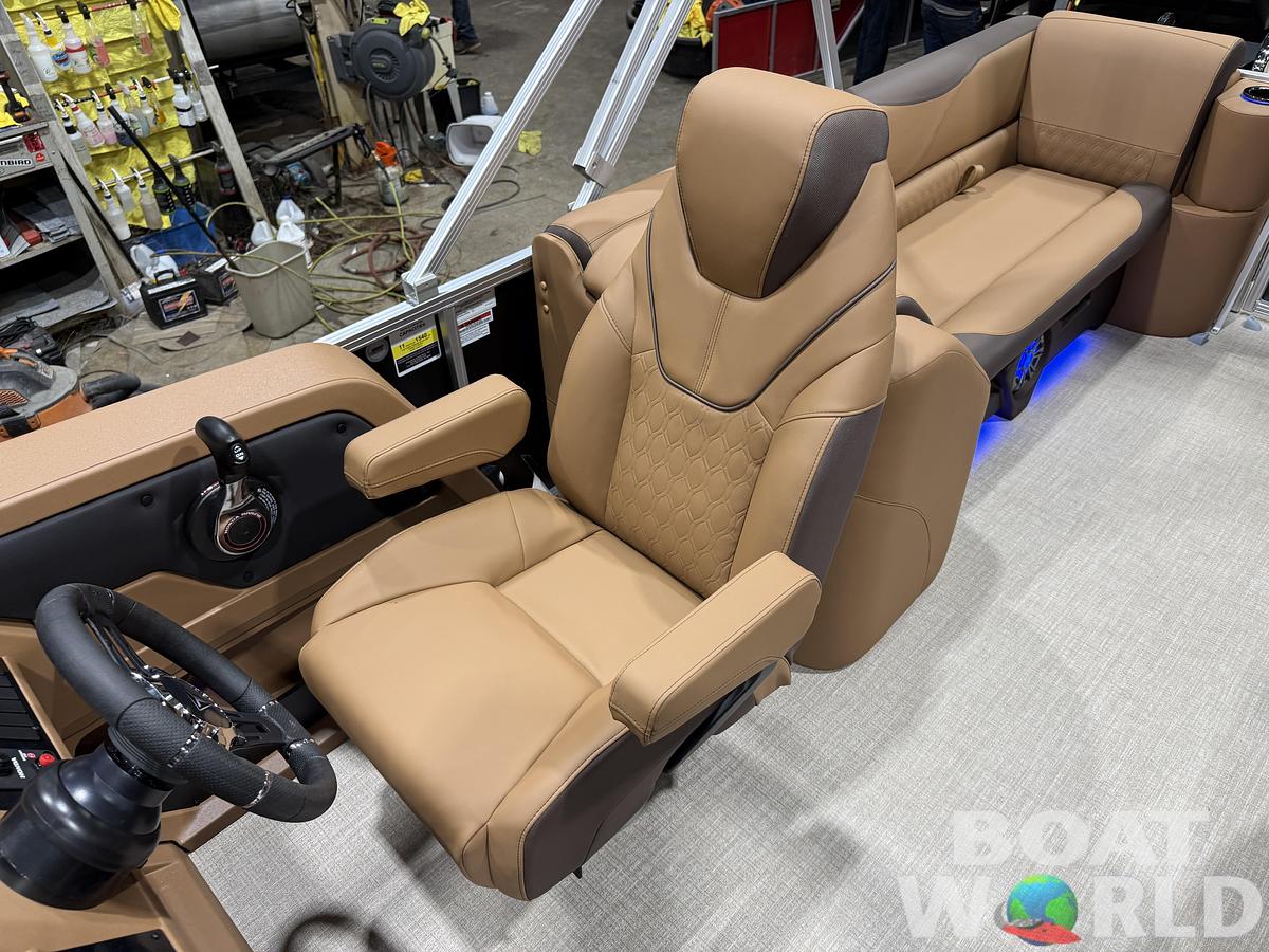 2027 Tahoe LTZ 2385 Quad Lounge & 4-Stroke $42995