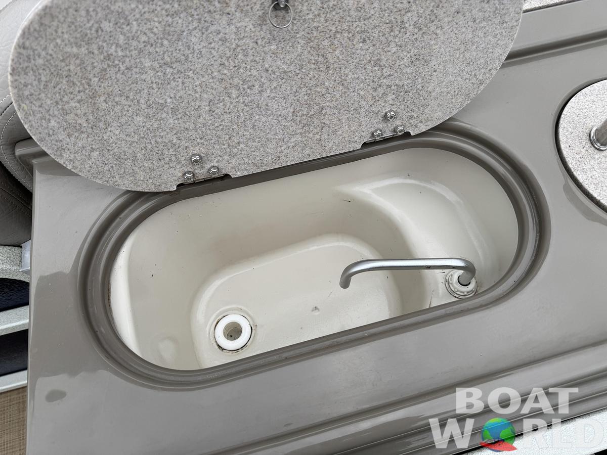 Used 2013 Premier 250 Intrigue Pontoon with 140HP Suzuki Fourstroke EFI