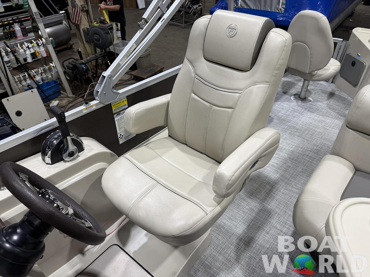 Used 2016 Premier 220 Castaway