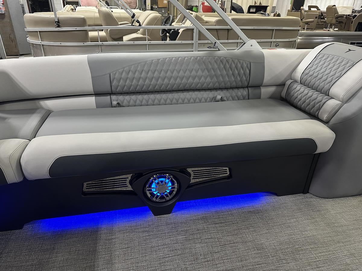 2025 Tahoe Pontoons Cascade 2385 Cruise Rear Bench Tritoon & Honda 225HP 4-Stroke EFI