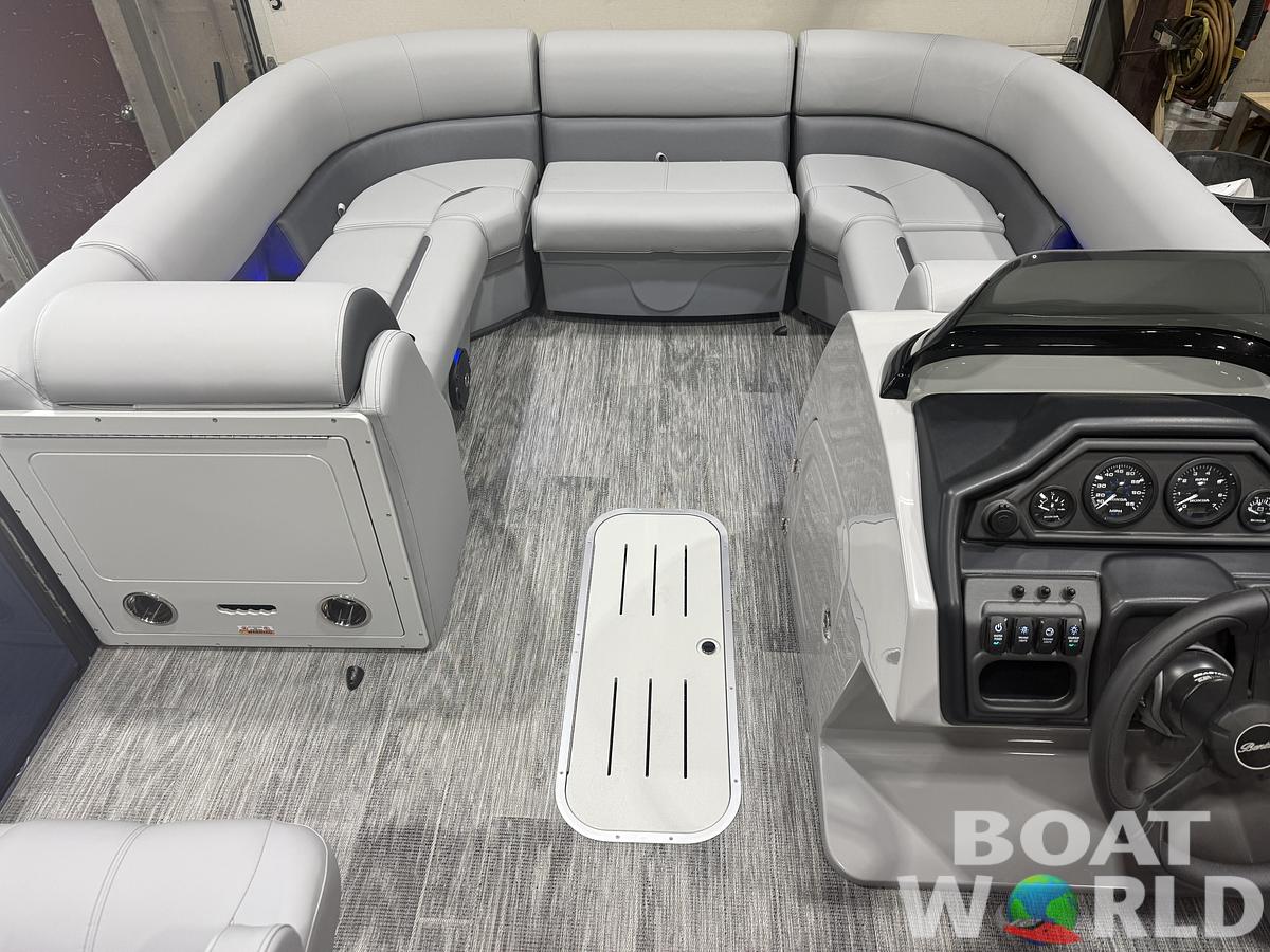 2026 Bentley 223 Navigator Quad Lounge Tritoon $50995