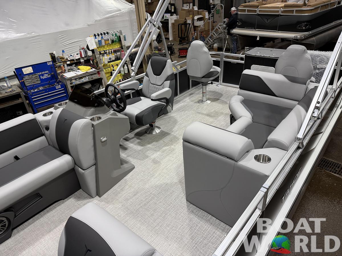 2026 Tahoe Sport Rear Fish 2180 & 4-Stroke $31995