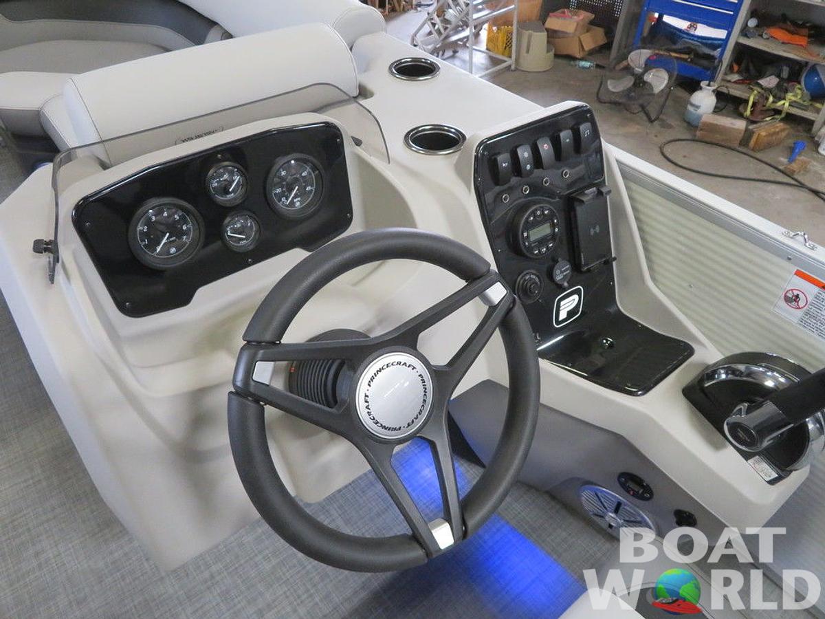 2025 Princecraft Vectra 21 RL Swingback SS Pontoon & Mercury 4-Stroke EFI