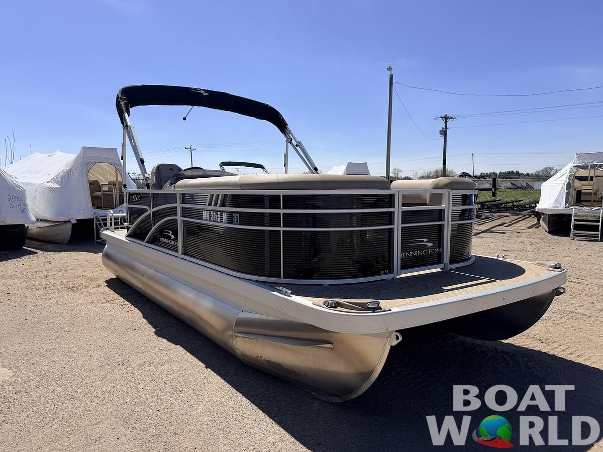 Used 2023 Bennington 20 SX Cruise & 90HP Yamaha 4Stroke - $31,995