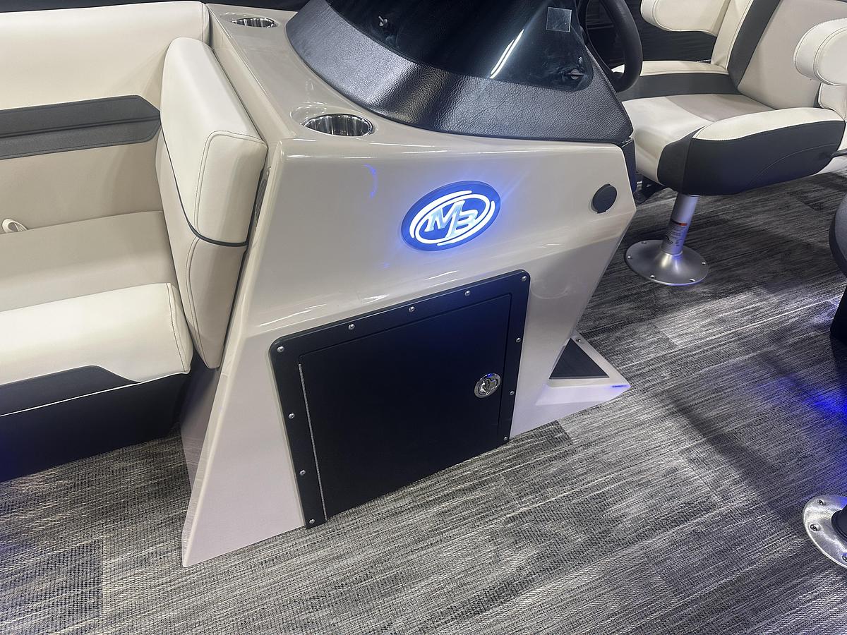 2025 Montego Bay 8522 Fish & Cruise Deluxe Pontoon & Honda 4-Stroke EFI