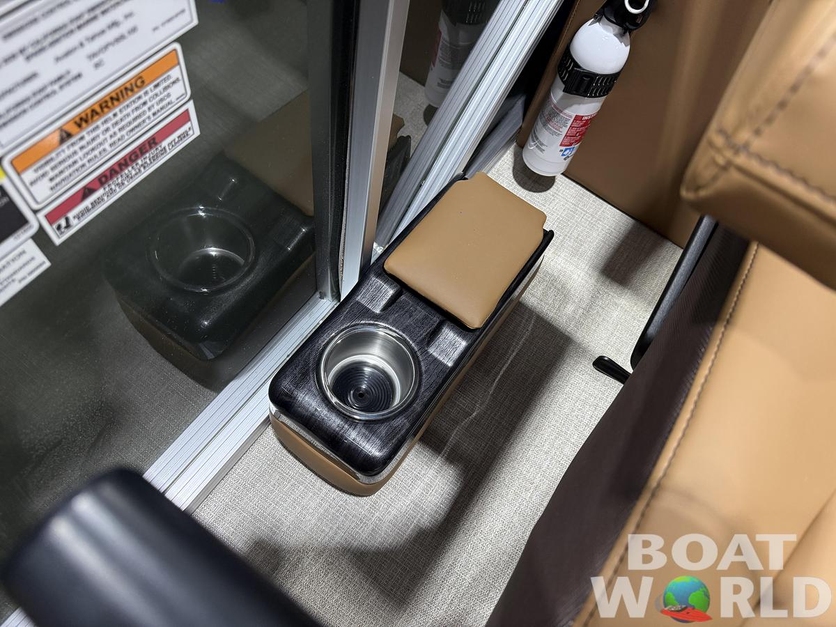 2026 Tahoe Pontoons LTZ 2385 Elite Windshield Tritoon 