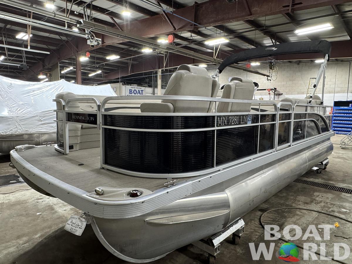 Used 2017 Bennington  22 SS Pontoon with 90HP Yamaha Fourstroke EFI