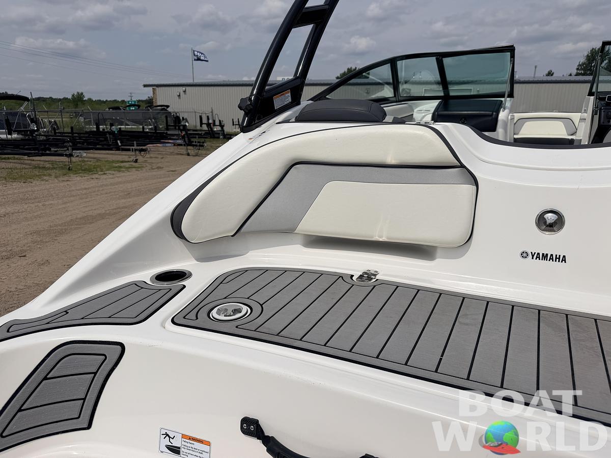 Used 2016 Yamaha AR192 Jet Boat 210HP Supercharged 1.8L & Single Axle Trailer -$29,995