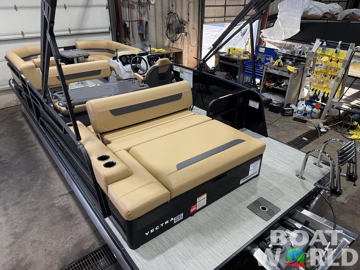 2027 Princecraft Vectra 23 RL Dinette Swingback $36,995