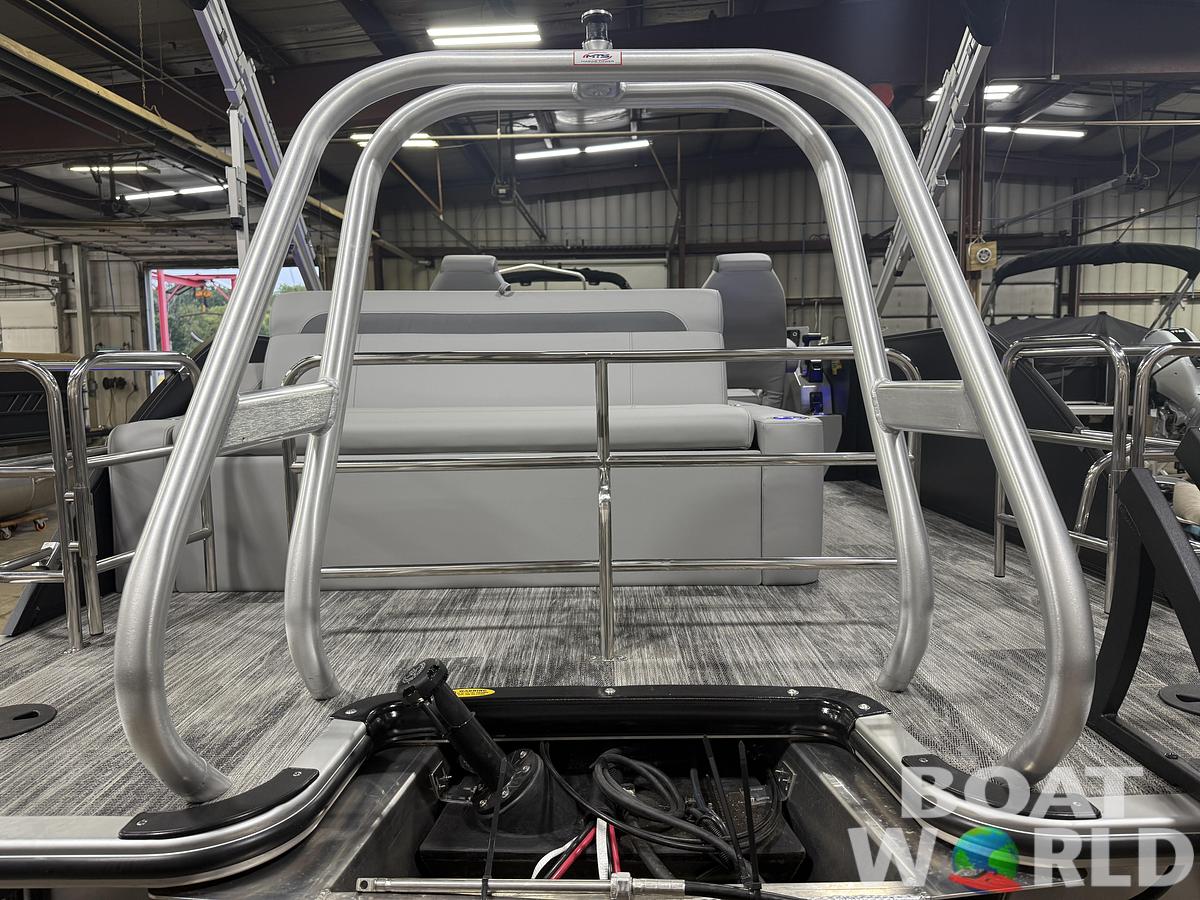 2026 Bentley Pontoons Legacy 220 Swingback & 4-Stroke EFI