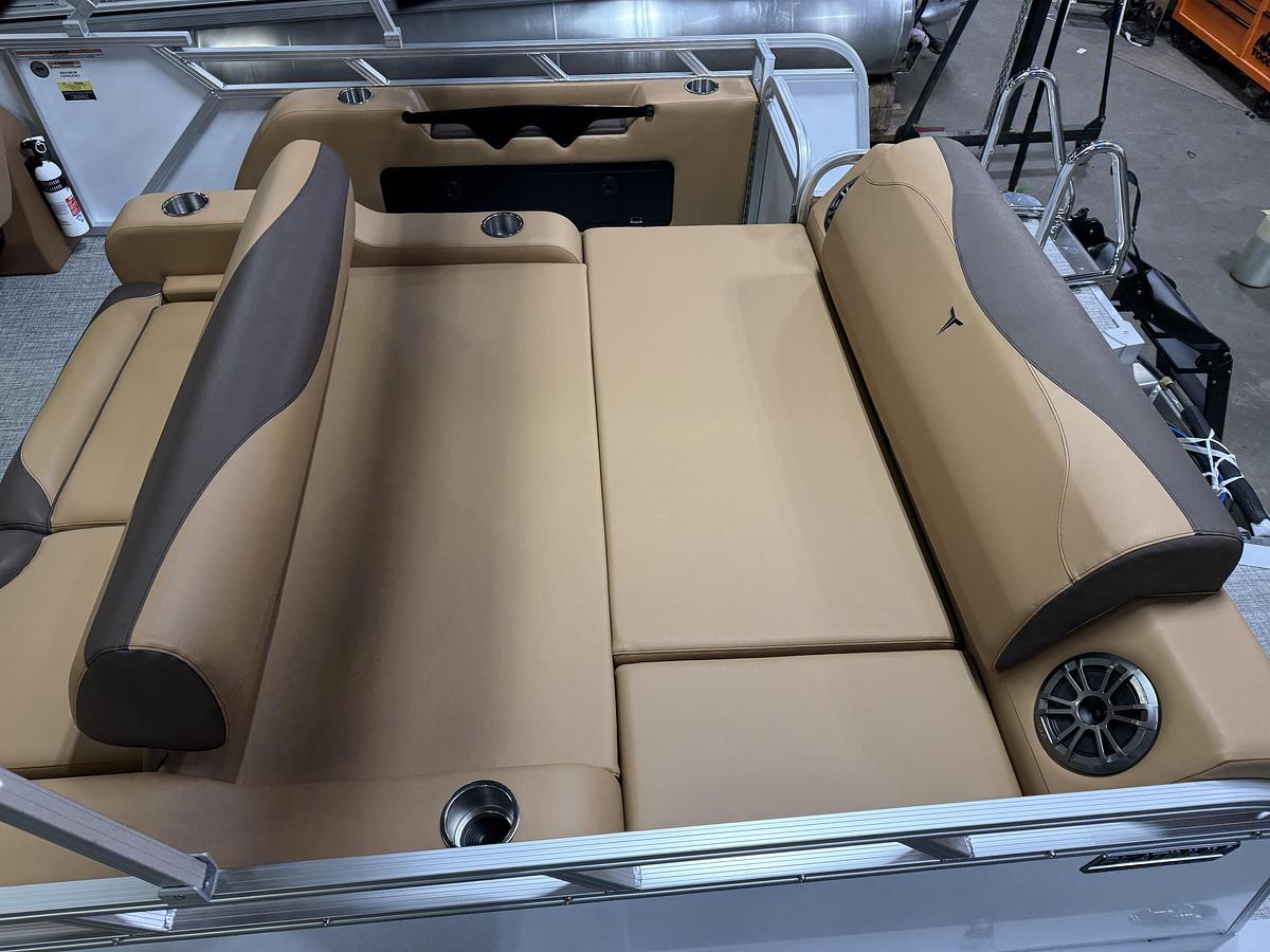 2025 Tahoe Pontoons LTZ 2385 Swingback (VRL) & Honda 4-Stroke EFI