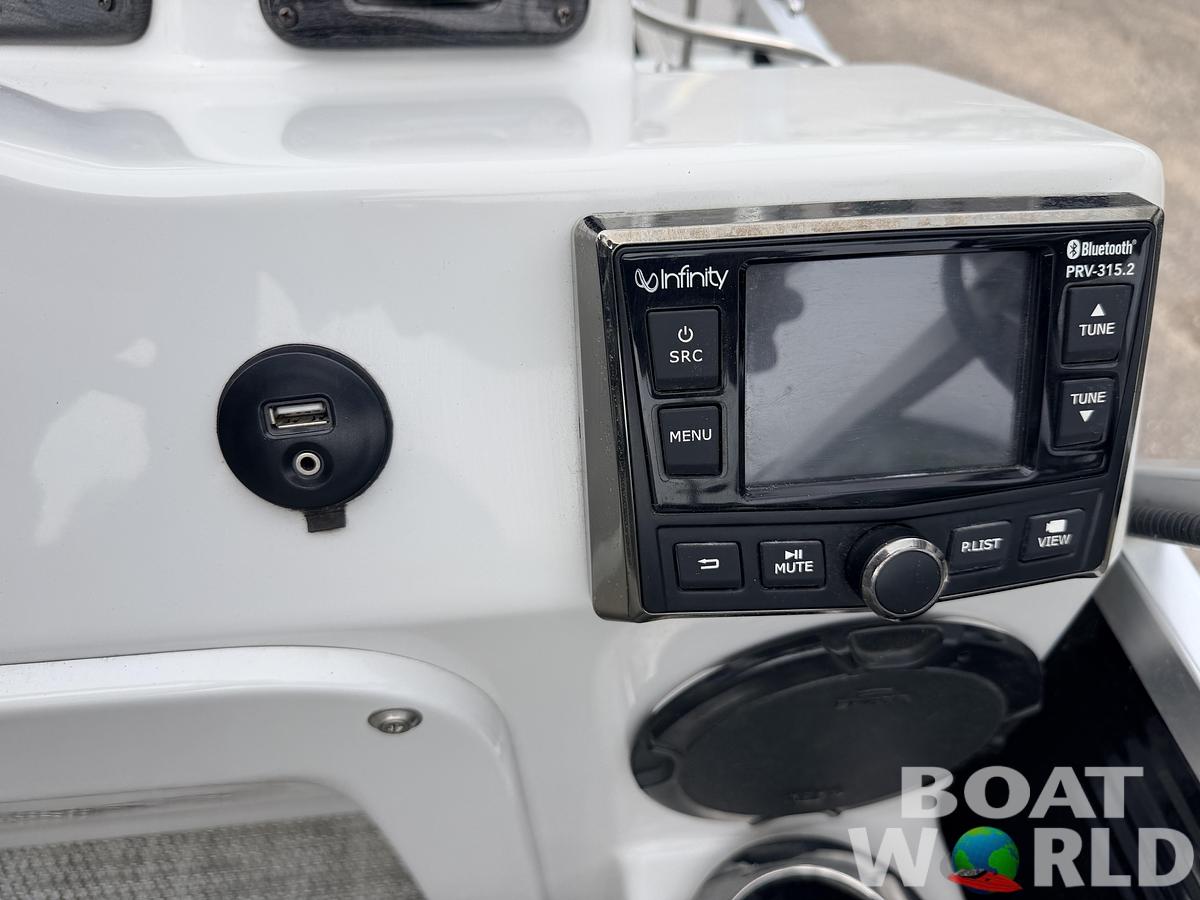 Used 2019 Qwest 822 LS Tritoon & 150HP Honda 4Stroke -$29,995