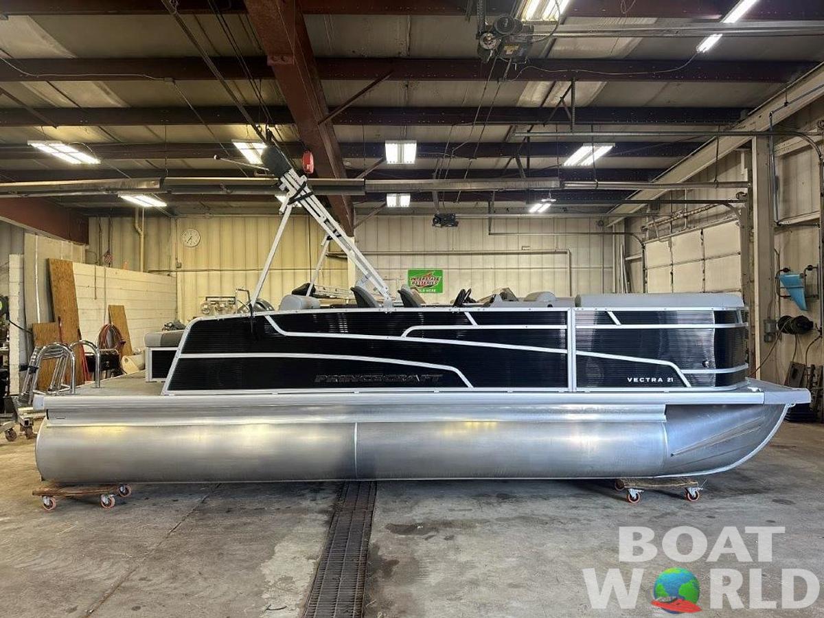 2025 Princecraft Vectra 21 RL SS Swingback Pontoon & Mercury 4-Stroke EFI