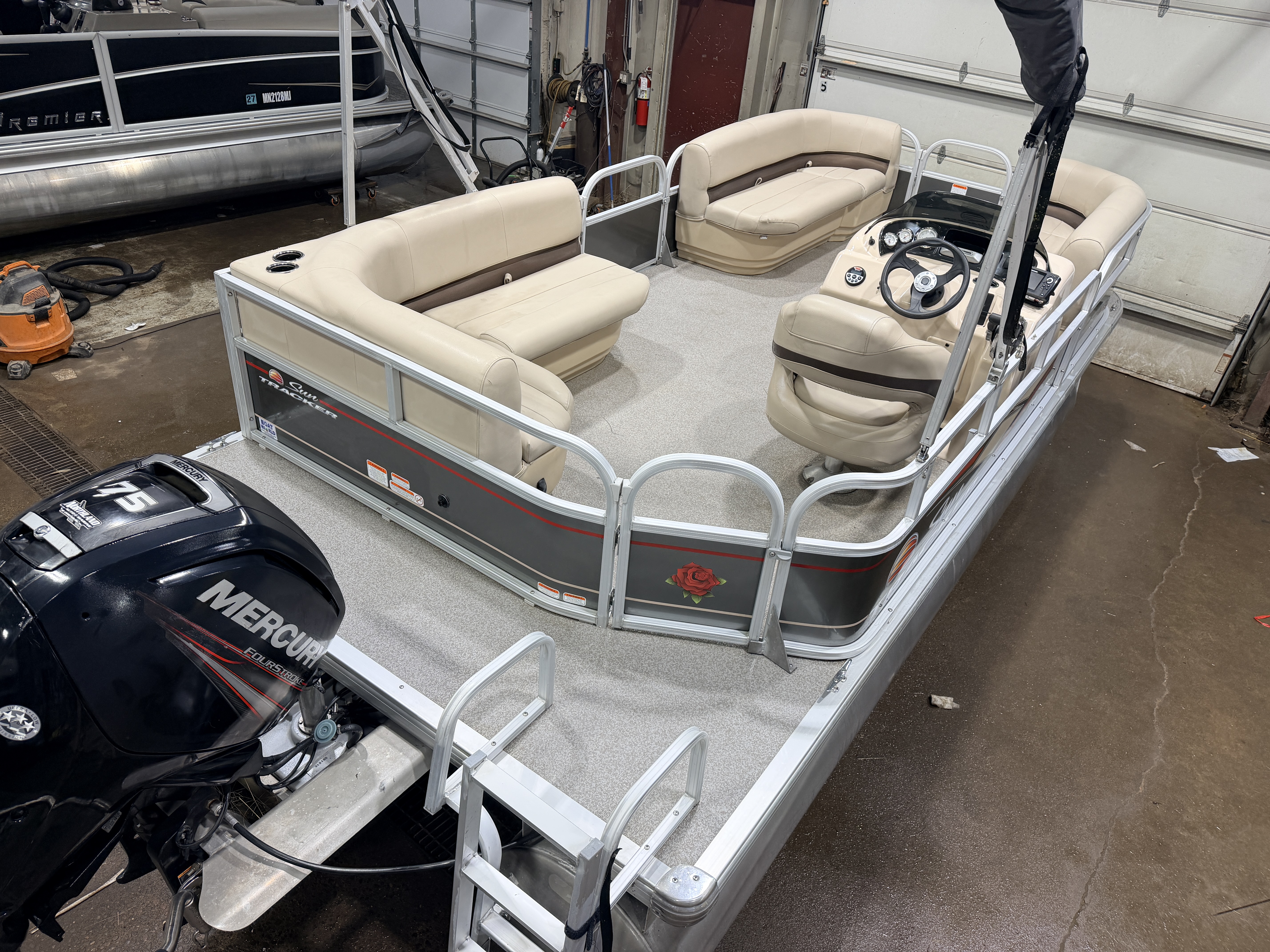 Used 2019 Sun Tracker Party Barge 18 DLX & 75HP Mercury 4Stroke -$21,995