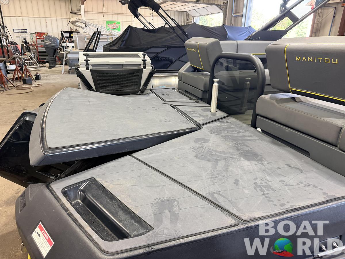 Used 2023 Manitou 220 Explore Tritoon & 150HP Rotax -$39,995