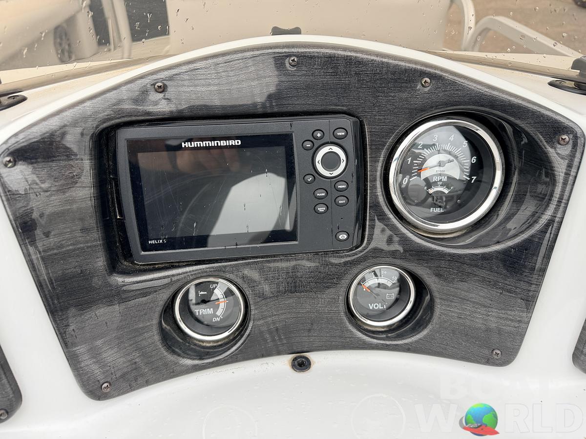 Used 2019 Qwest 822 Fish & Cruise Tritoon & 150HP Honda 4Stroke - $39,995