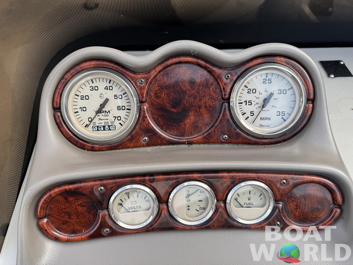 Used 1999 Crestliner 2485 LSI